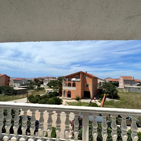 Apartments B&B Appartamento Povljana