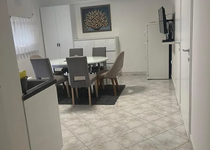 Διαμέρισμα Apartments B&B *