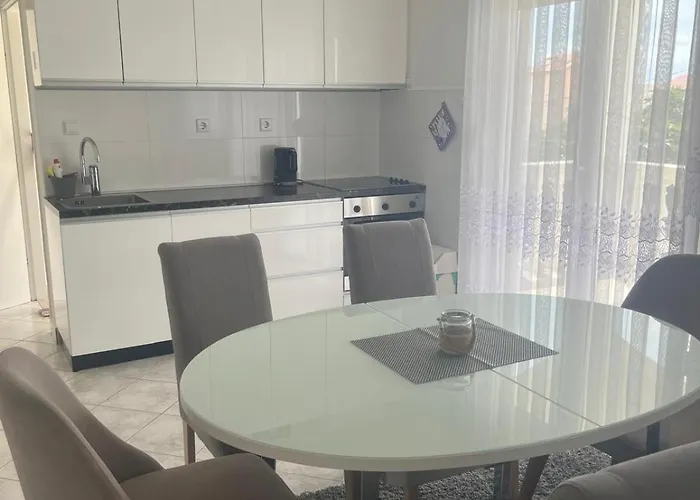 Apartments B&B * Povljana