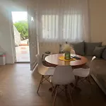 Daire Apartments B&B