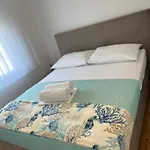 Daire Apartments B&B *