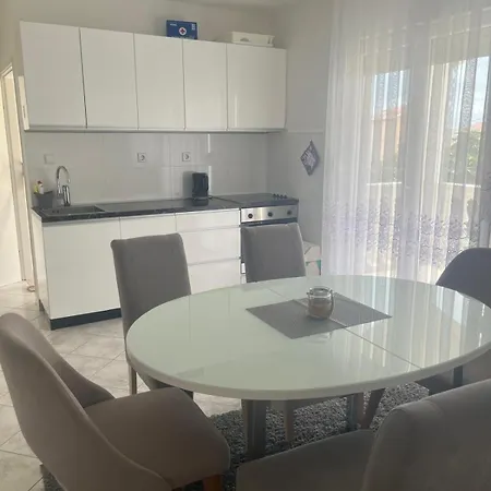 Apartments B&B * Povljana