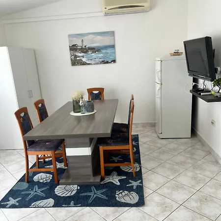 Apartments B&B Povljana